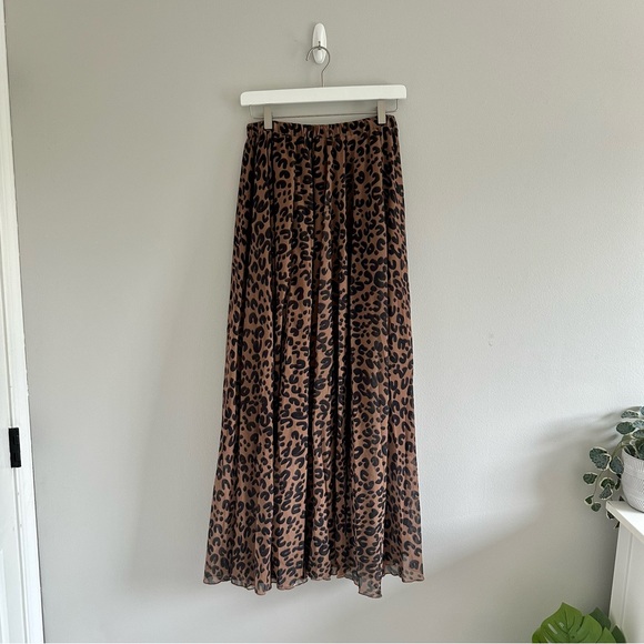 Chicwish Cheetah Print Maxi Skirt Size M/L - Picture 1 of 4